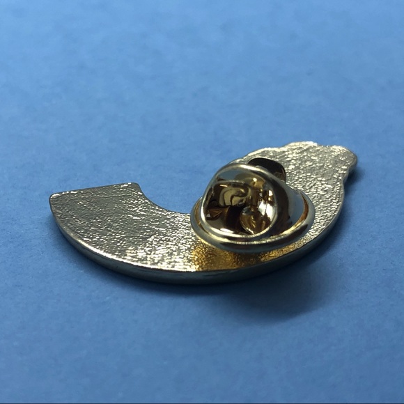 🌻10/$10🌻 Cloud Rainbow Enamel Pin - Picture 10 of 11